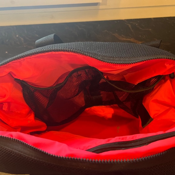 Small h&m sport bag - Picture 3 of 3